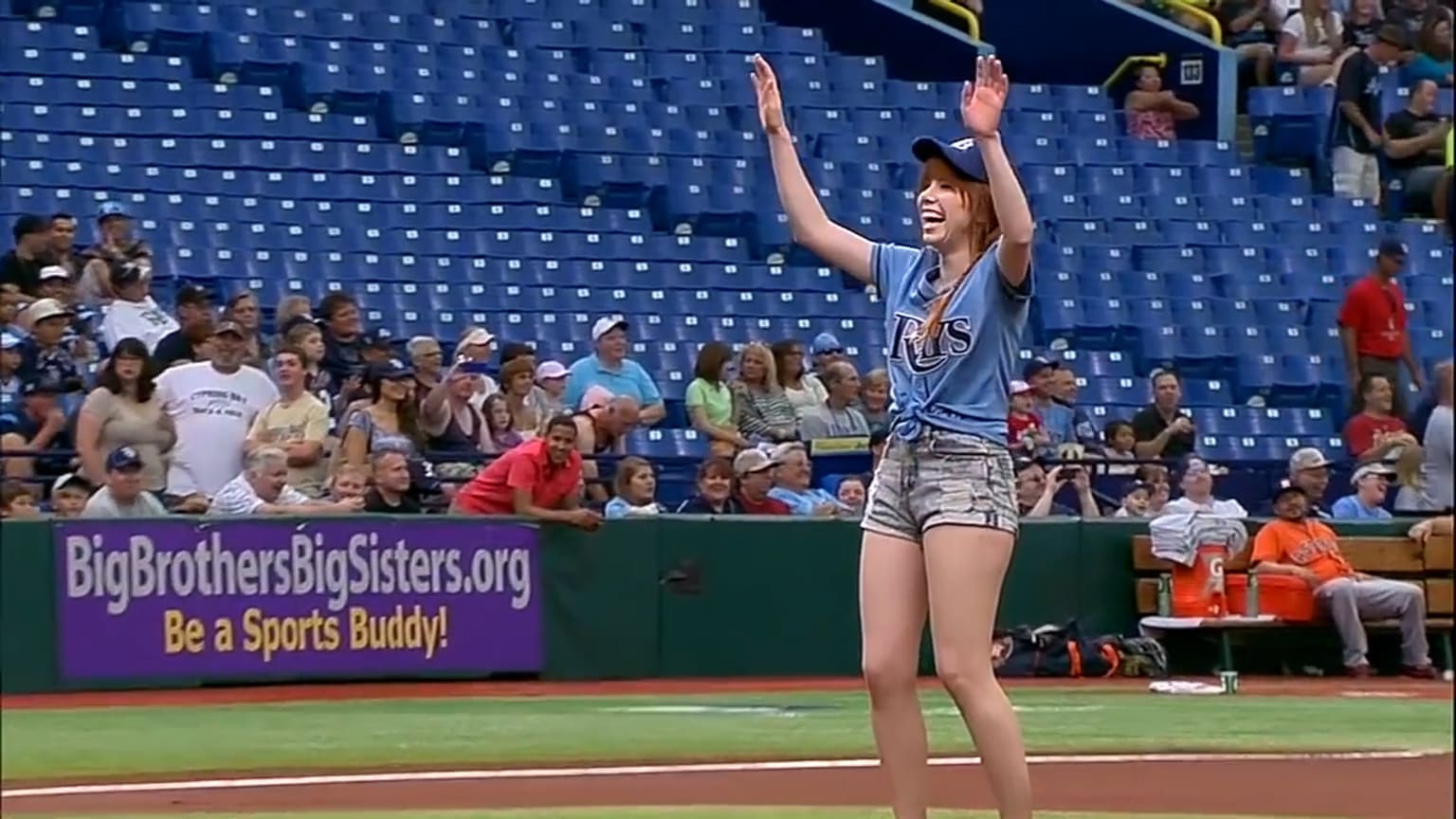 Carly Rae Jepsen's first pitch | 07/14/2013 | MLB.com