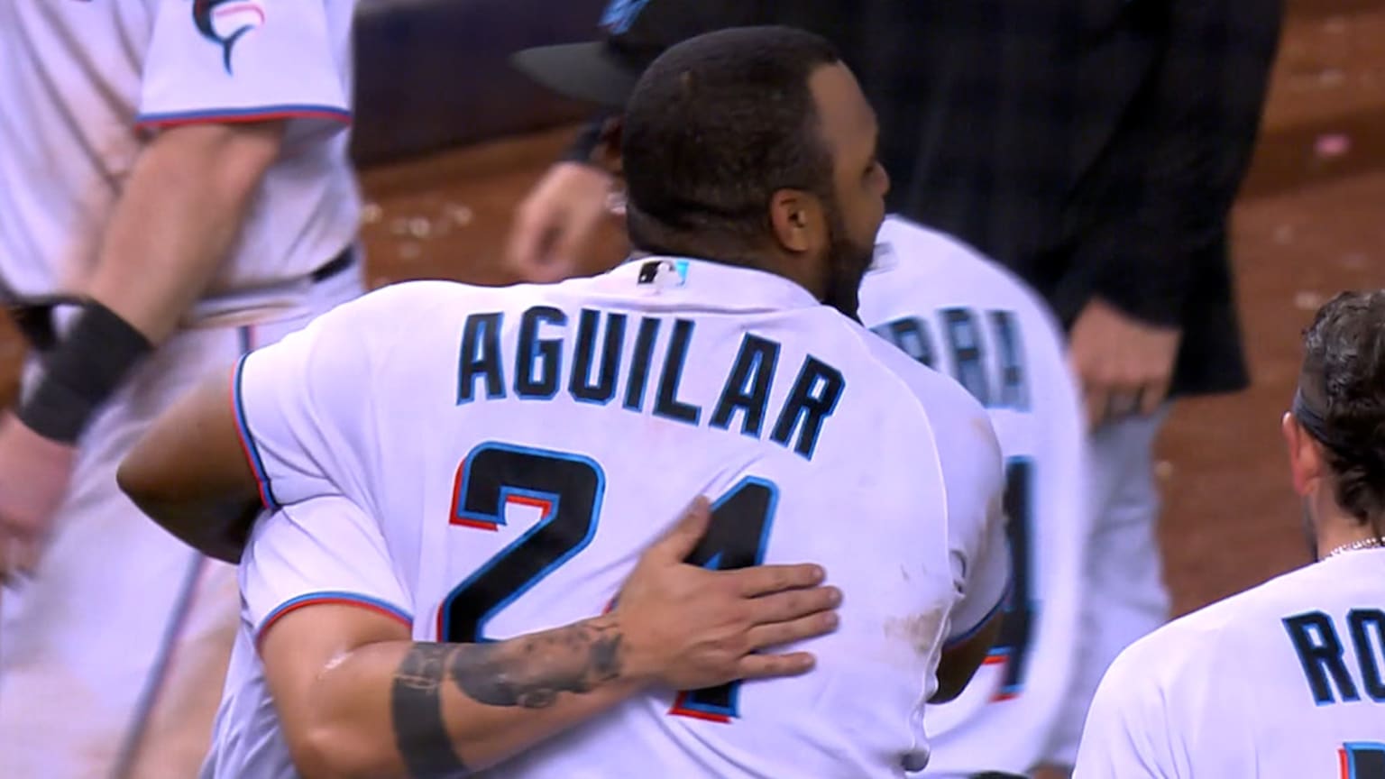 Jesús Aguilar walks it off 07/07/2021