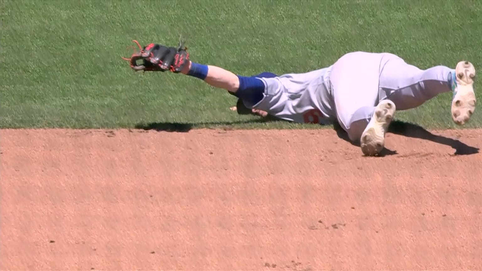 Lux makes grab on hardhit ball 05/23/2021 Toronto Blue Jays