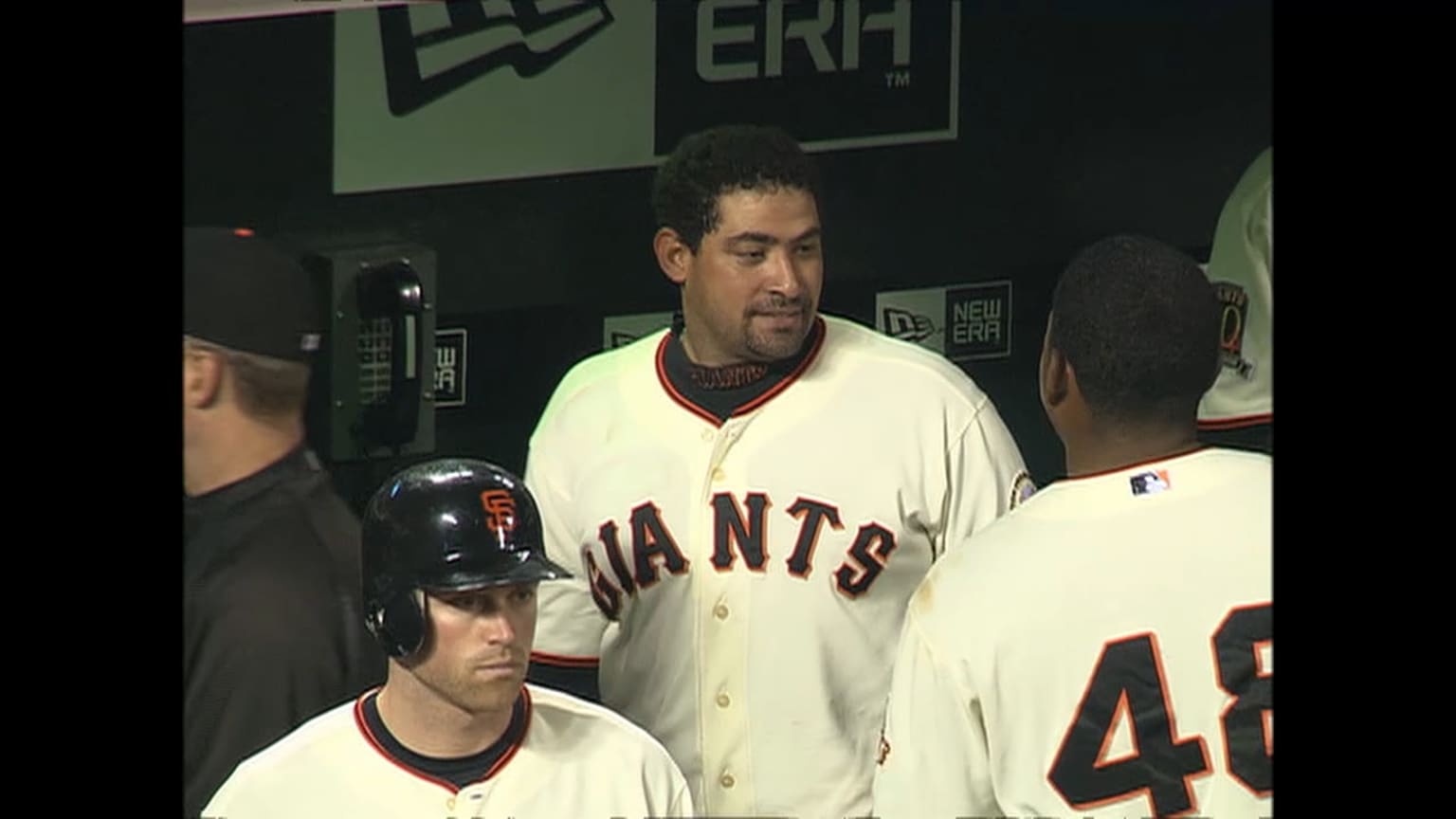 Bengie Molina's strange home run, image size:1536x864