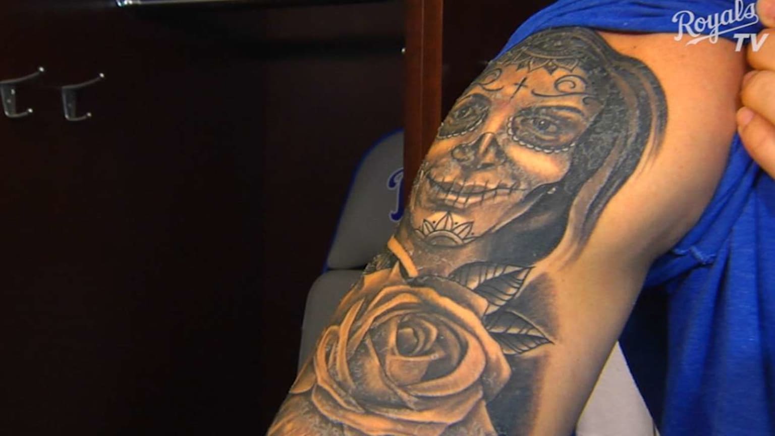Orlando honors wife with tattoo, 02/16/2017