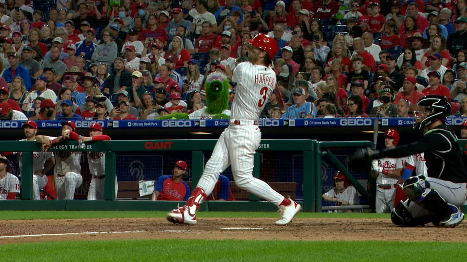Bryce Harper belts his 31st homer 09/11/2021 Philadelphia Phillies