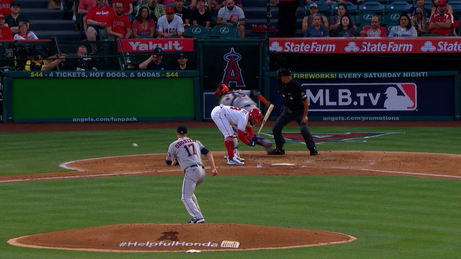 Anthony Rendon scores from third on a passed ball | 04/08/2022 | Los ...