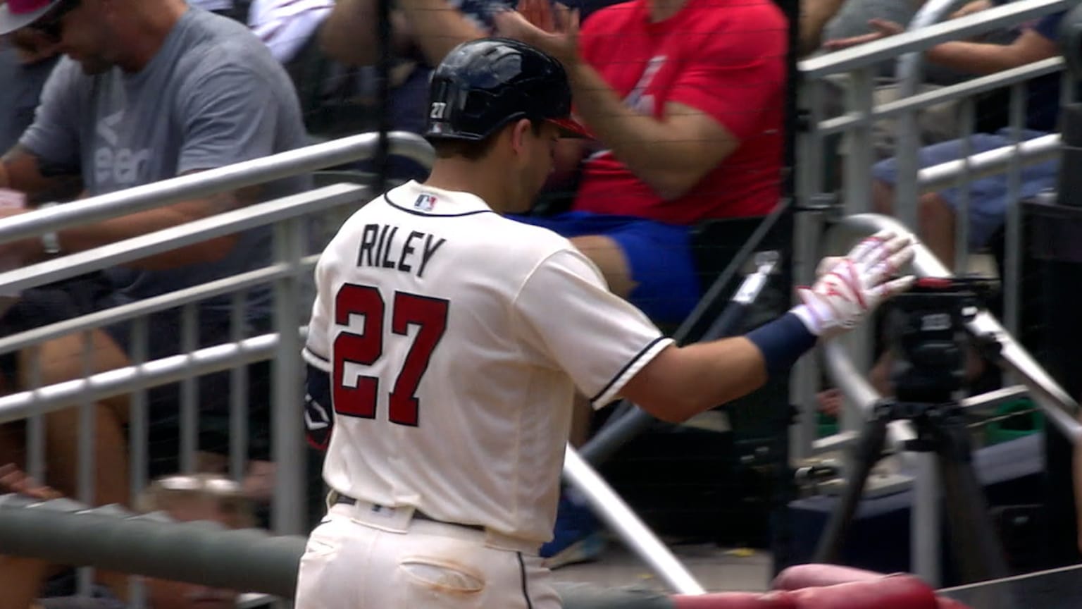 Riley brings Braves within a run on a sacrifice fly | 07/21/2021 ...