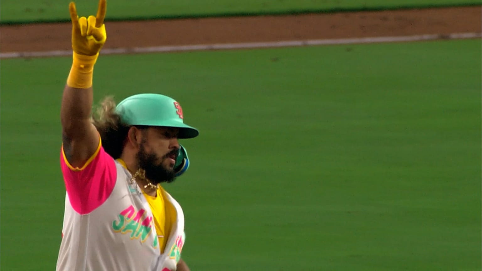 97.3 The Fan on X: Jorge Alfaro rocking the City Connect colors!   / X