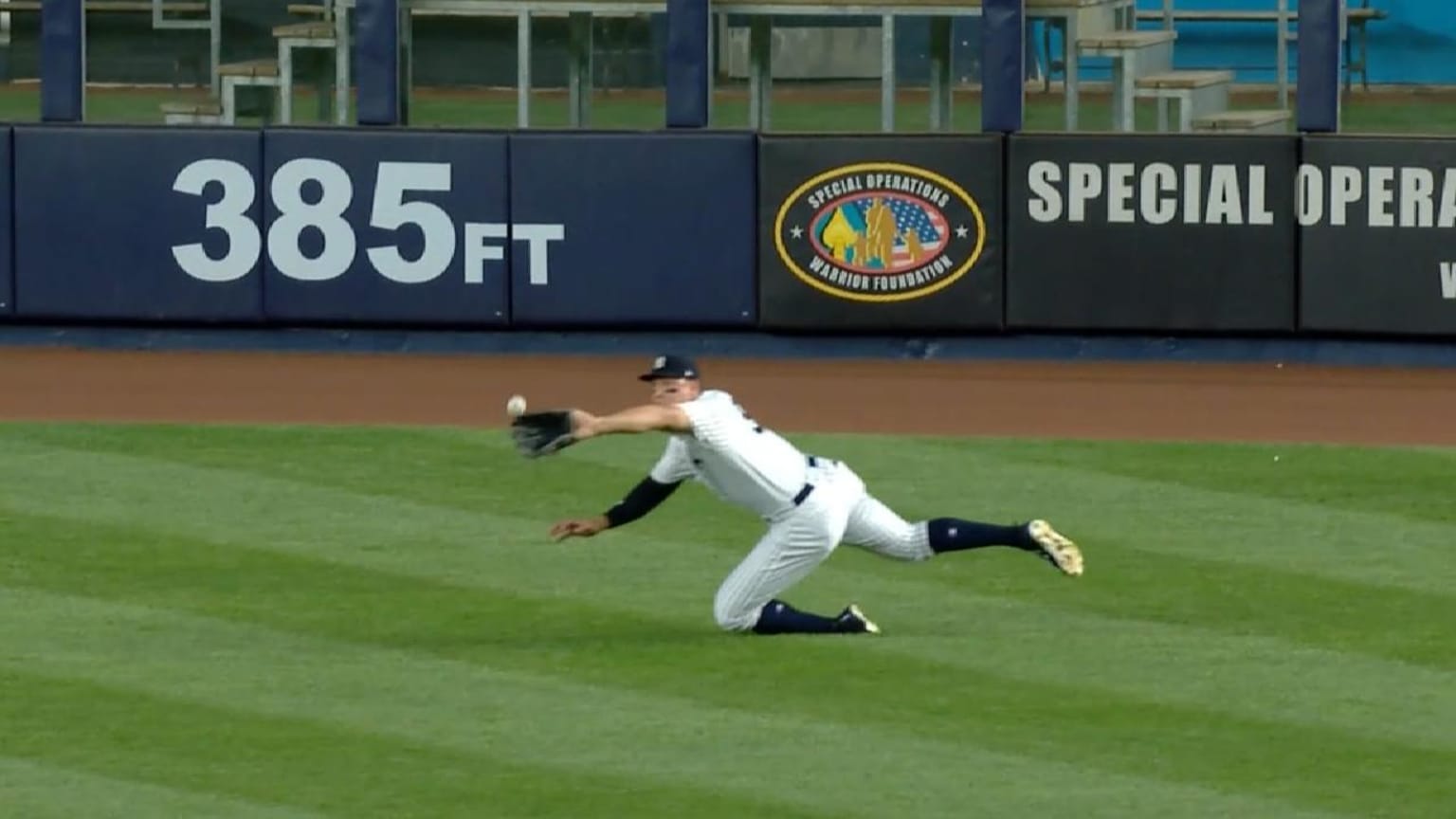 Quick Pitch explores the Premier Plays from May 2 | 05/03/2017 | MLB.com