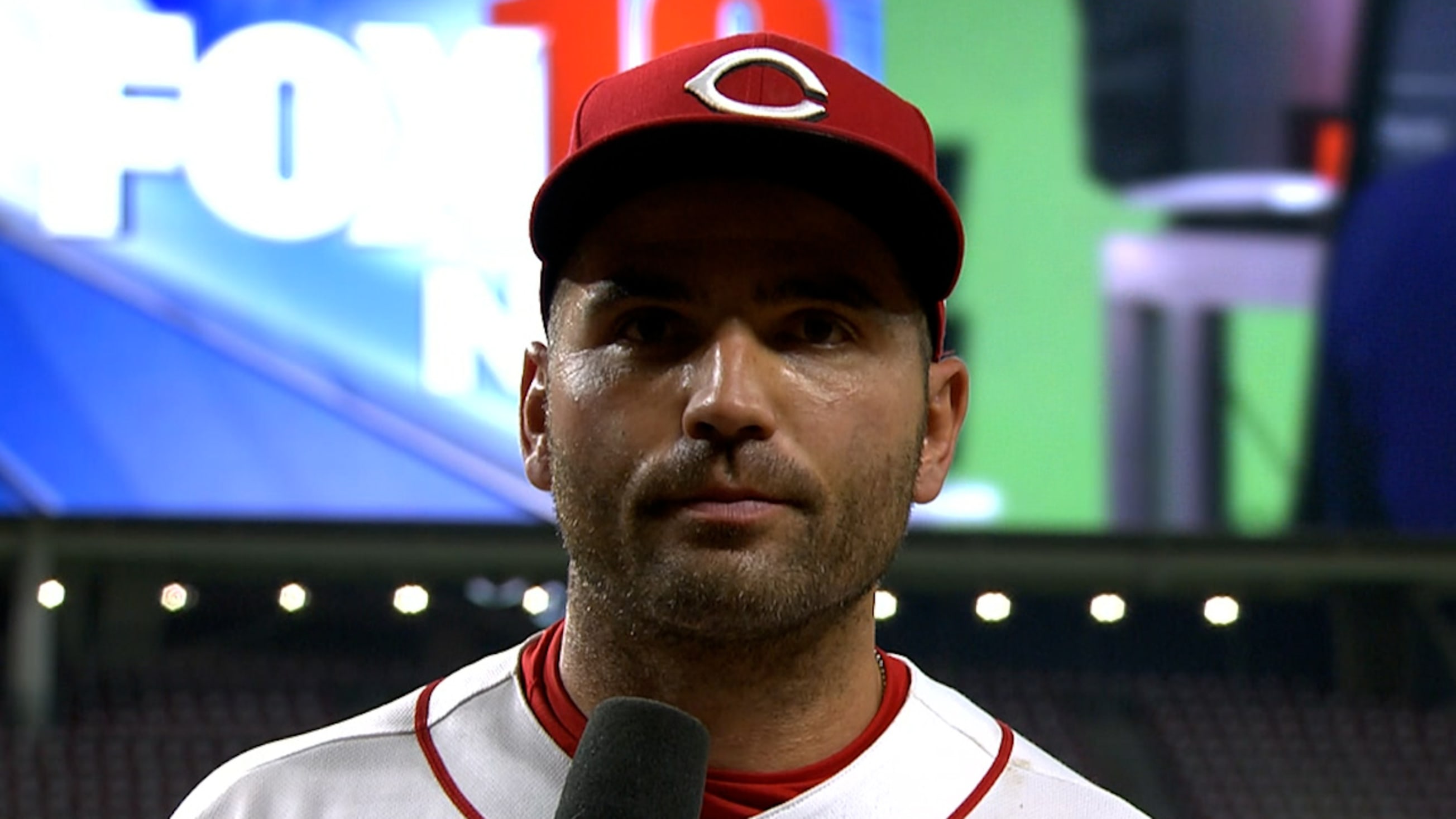 Joey Votto doubles, call stands, 05/31/2022