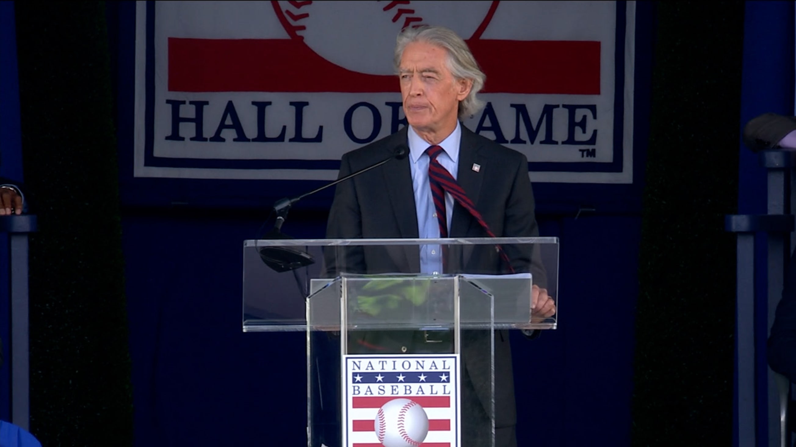 Simmons hits it out of the park during Hall of Fame induction speech