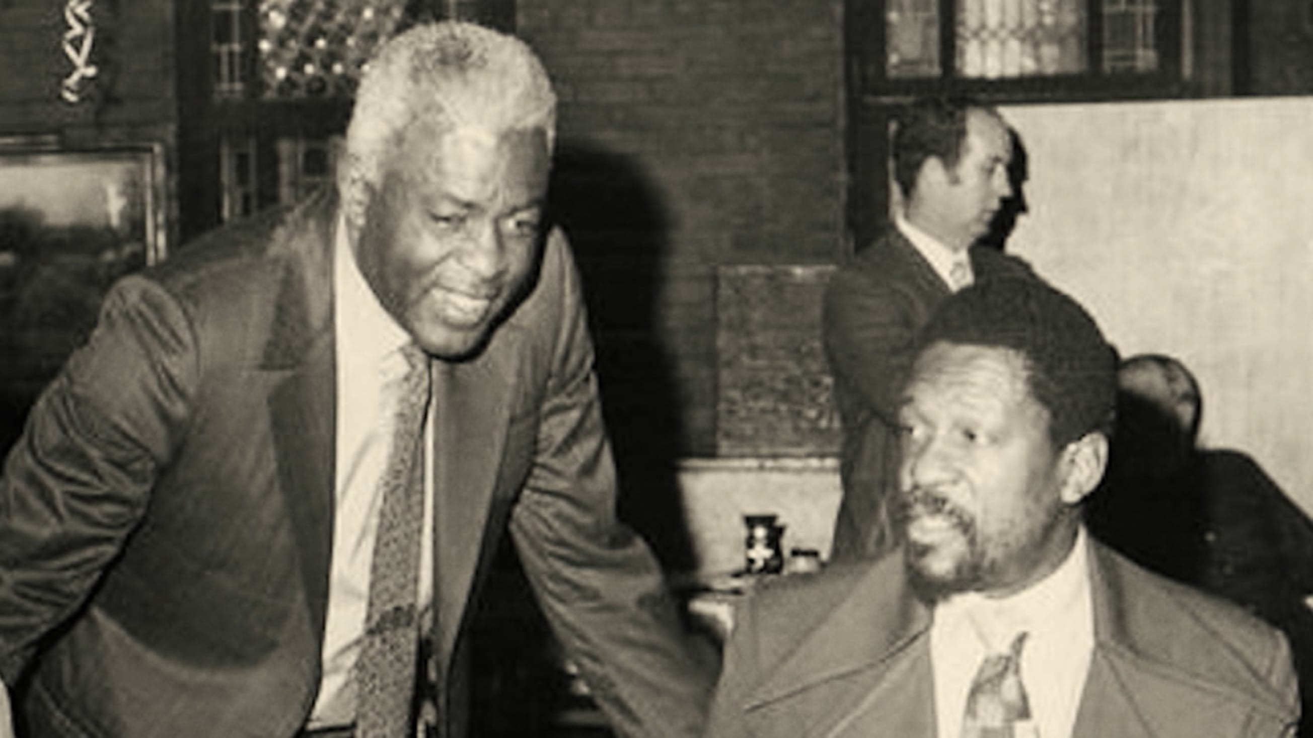 Bill Russell and Jackie Robinson: Why are they the NBA's and MLB's picks to  retire their numbers from every team?