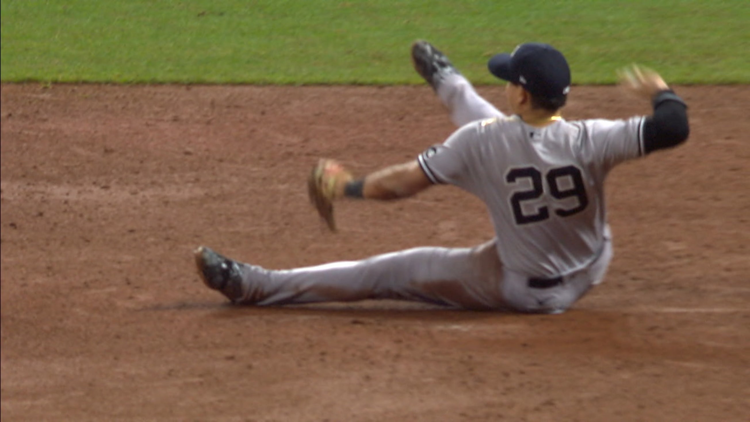 A gem of a play by Gio Urshela 🔥 #mlb #baseball