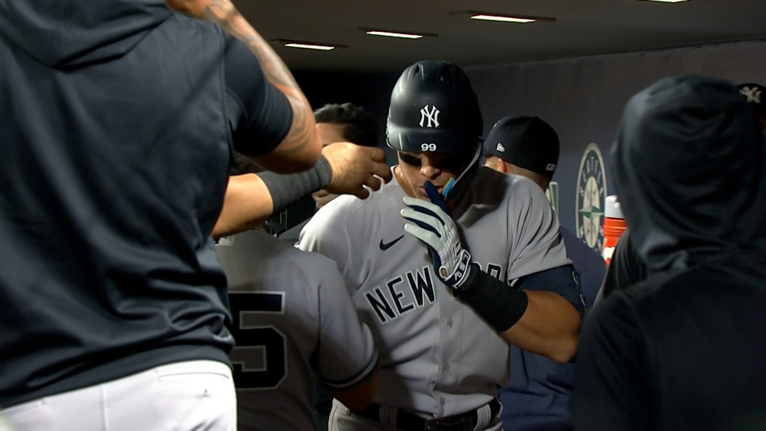 Aaron Judge homers as Yankees eke out heart-poun yankees mlb