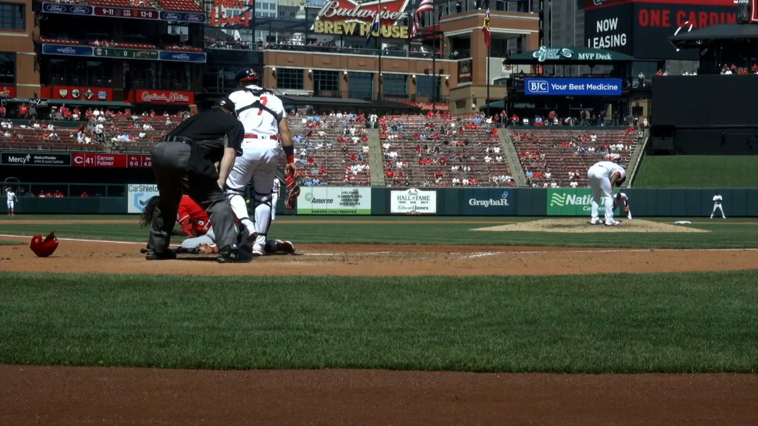 Reds' India reportedly airlifted to hospital after getting hit by pitch  against Cubs