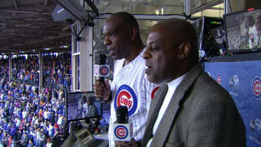 Dawson sings at Wrigley Field