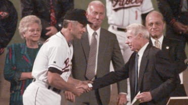 DiMaggio on Gehrig, Ripken
