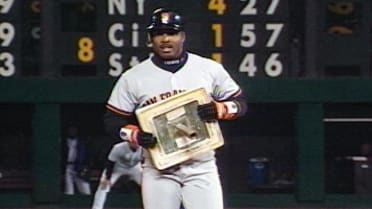 SF@COL: Barry Bonds steals second, joins 40/40 club | 09/27/1996