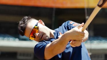 Jose Altuve talks about hitting on the Play Ball Show | 07/01/2017