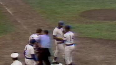 Williams walks off Cubs in 10th