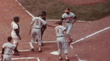Robinson homers off Drysdale