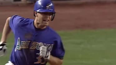 Bell's homer ties game in 9th