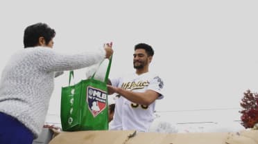 Manaea gives back to community