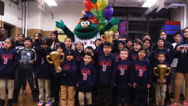 Gift of Sox visits Edison School