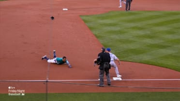 Mariners Poke Fun at Rodriguez After He Tumbled Attempting a