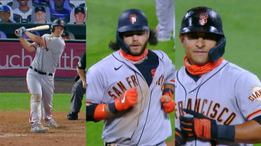 Three Giants combine for 18 RBIs