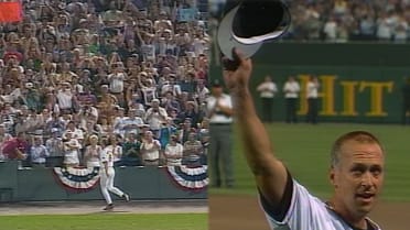 Ripken breaks Gehrig's record