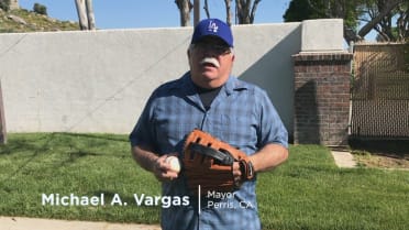 Mayor Vargas shows some drills