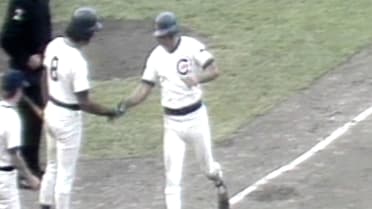 Ron Santo homers for 2,000th hit