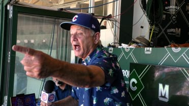 Bill Murray hypes up Cubs fans