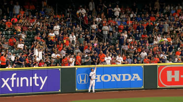 Kyle Tucker plays catch with young fan as Astros roll Detroit Tigers