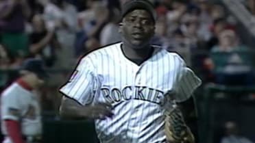 Hayes robs Ozzie of hit