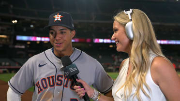 Why does Jeremy Peña celebrate hits with heart hands? 'It's for my mom,'  Astros SS says