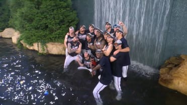 SunTrust Park  Atlanta Braves - Roman Fountains