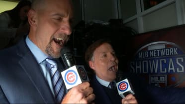Costas, Smoltz sing at Wrigley