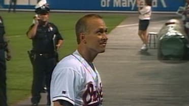 Cal Ripken Jr. passes Lou Gehrig