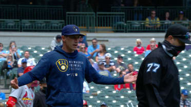 Craig Counsell ejected in the 3rd, 05/13/2021