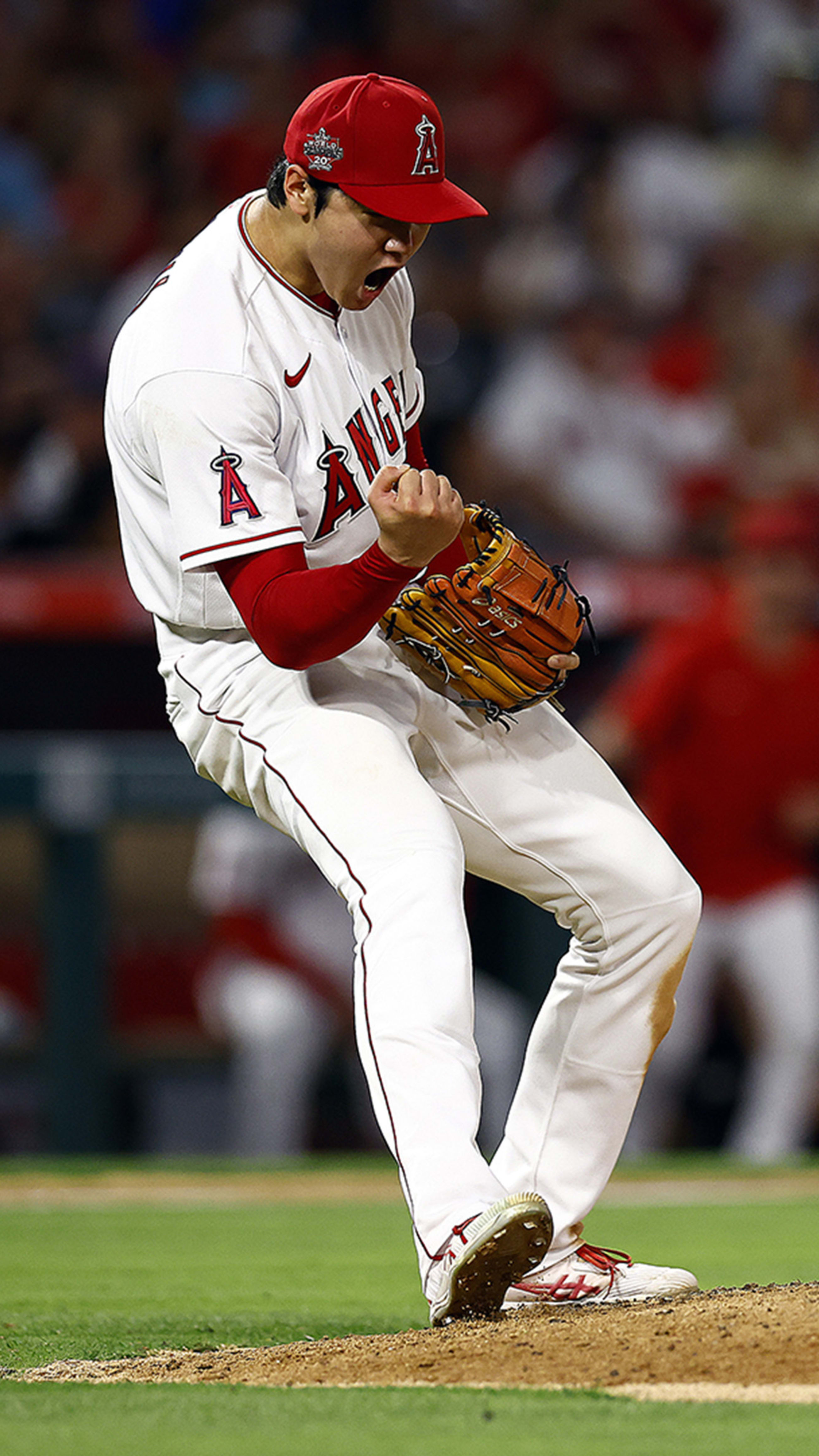 Shohei Ohtani Tribute Sculpture With Bronze-Finished Glove