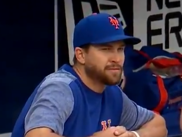 Mets' Noah Syndergaard argues with Braves Mascot Blooper