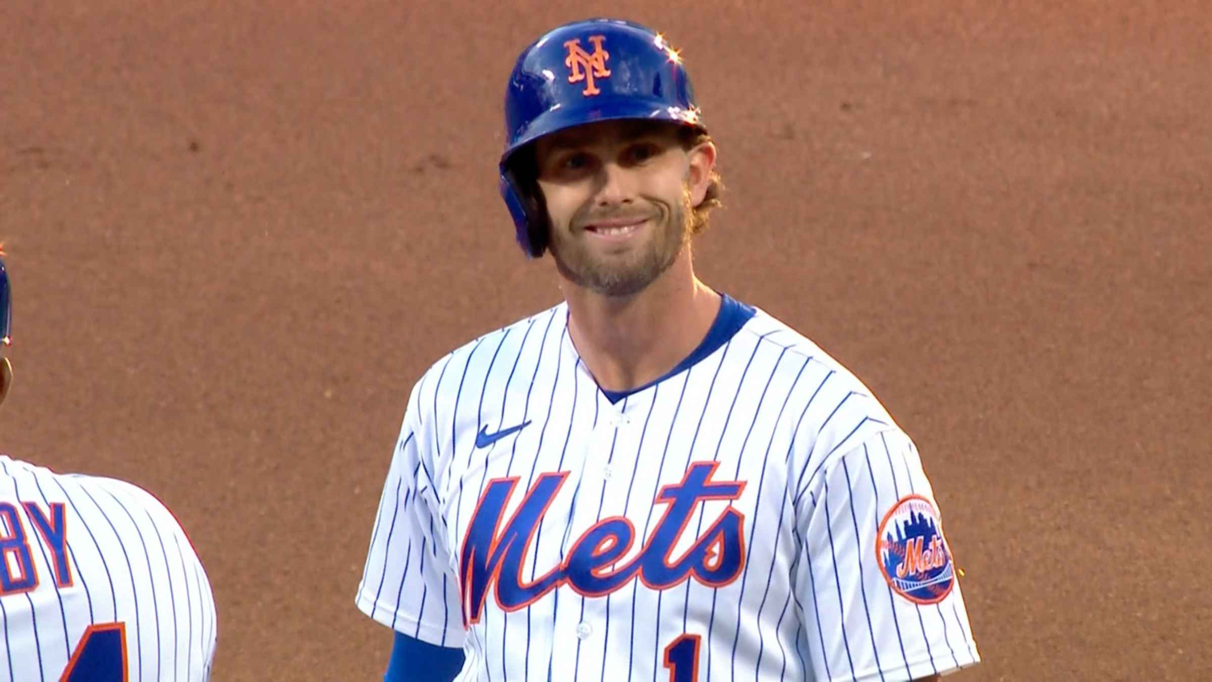 NY Mets: Jeff McNeil two-run single supplies three runs after error