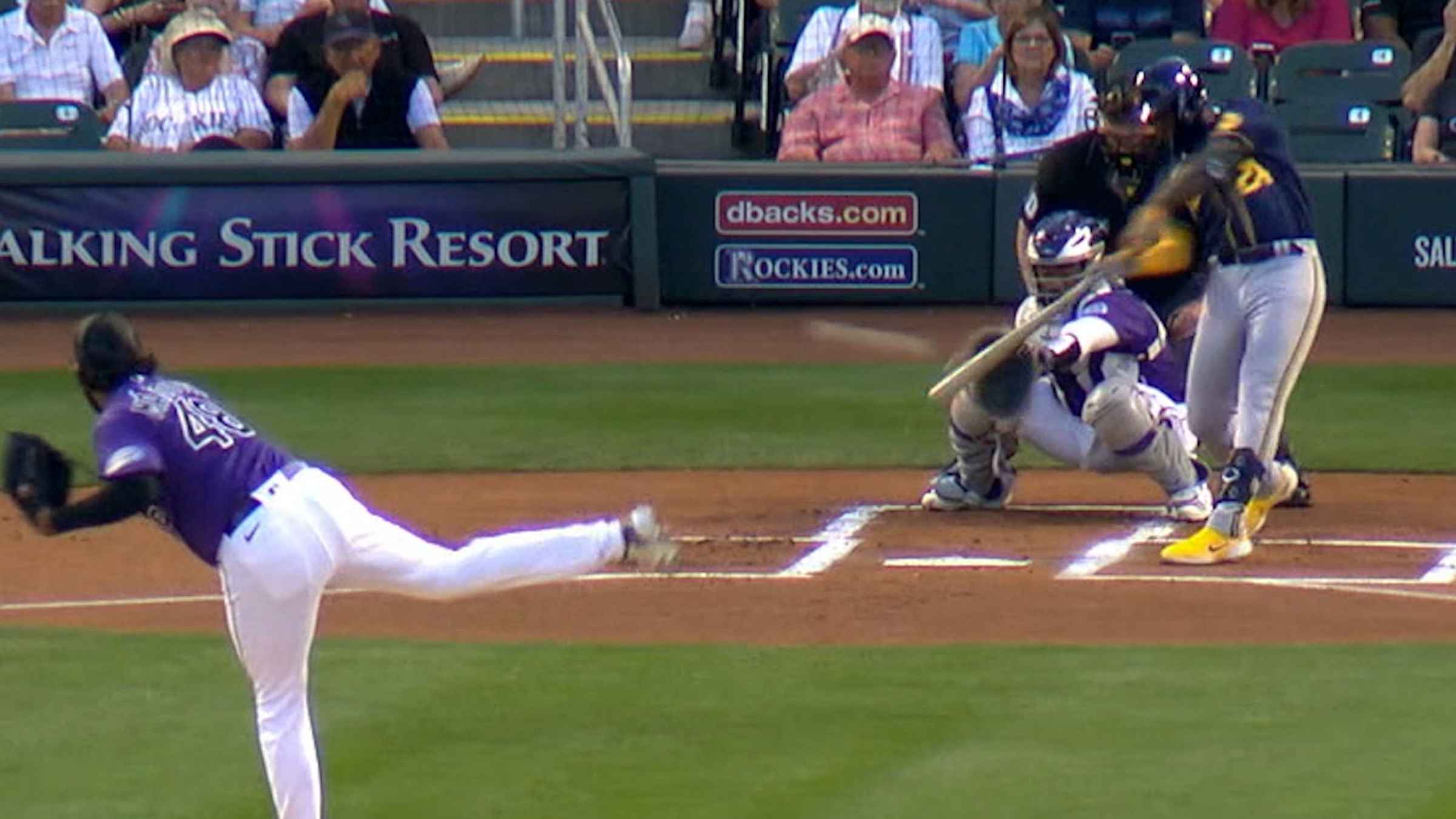 Andrew McCutchen lines an RBI single, 06/10/2022