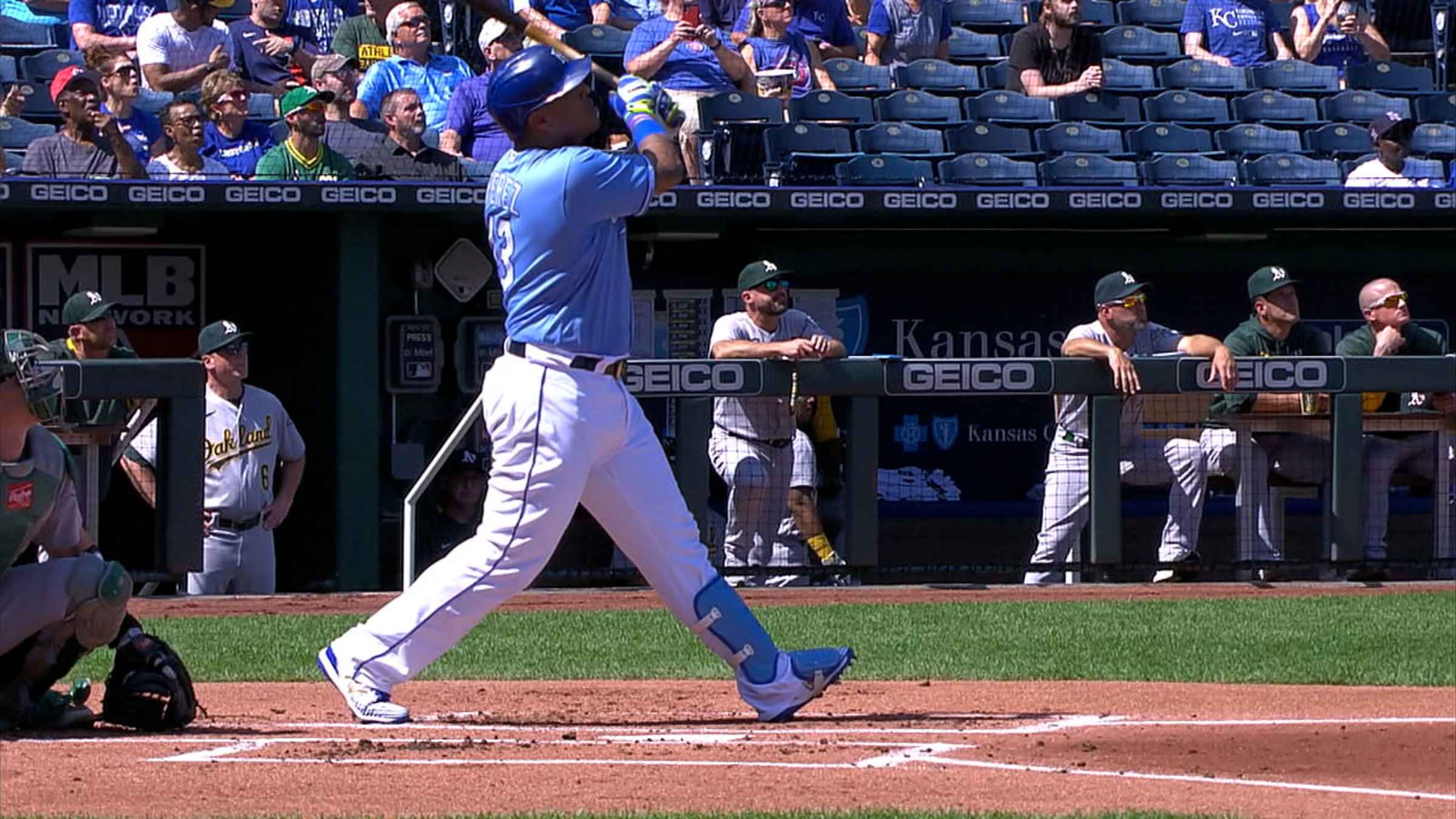 Salvador Perez matches Johnny Bench with 45th homer