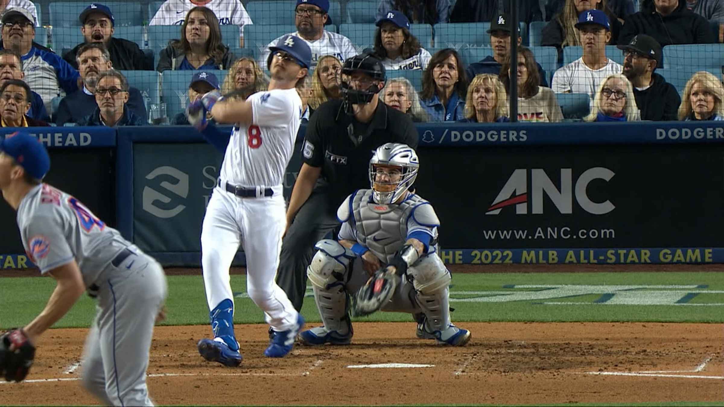 Cody Bellinger's two-run homer, 06/03/2022