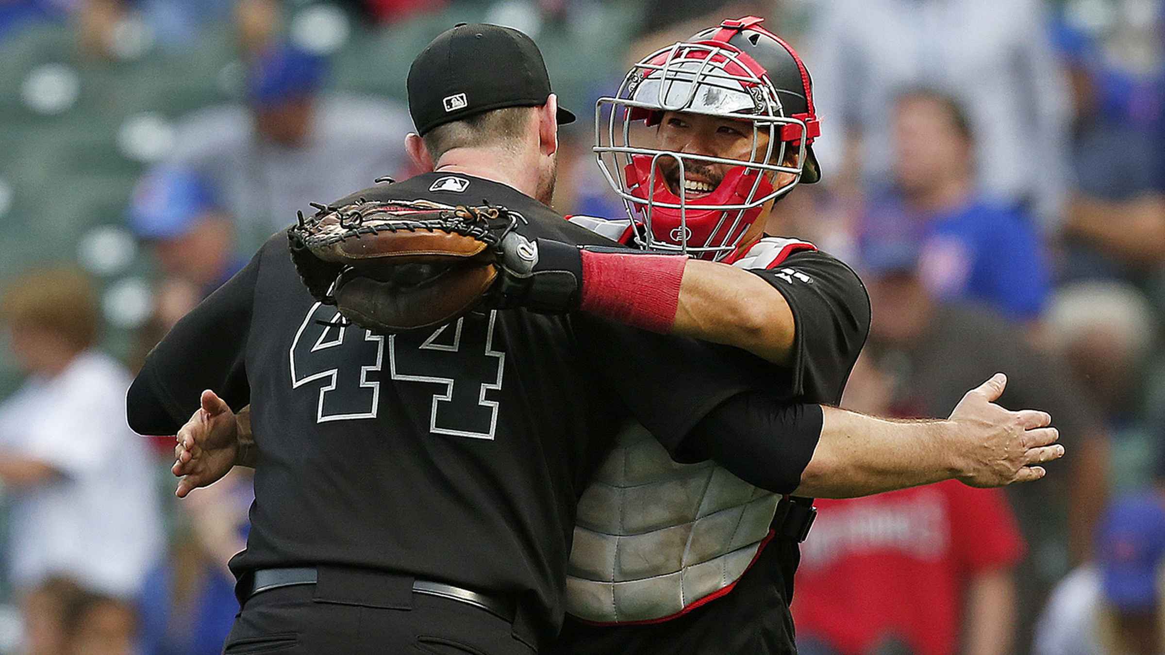 The Astros win 7-5 over the spiraling Angels