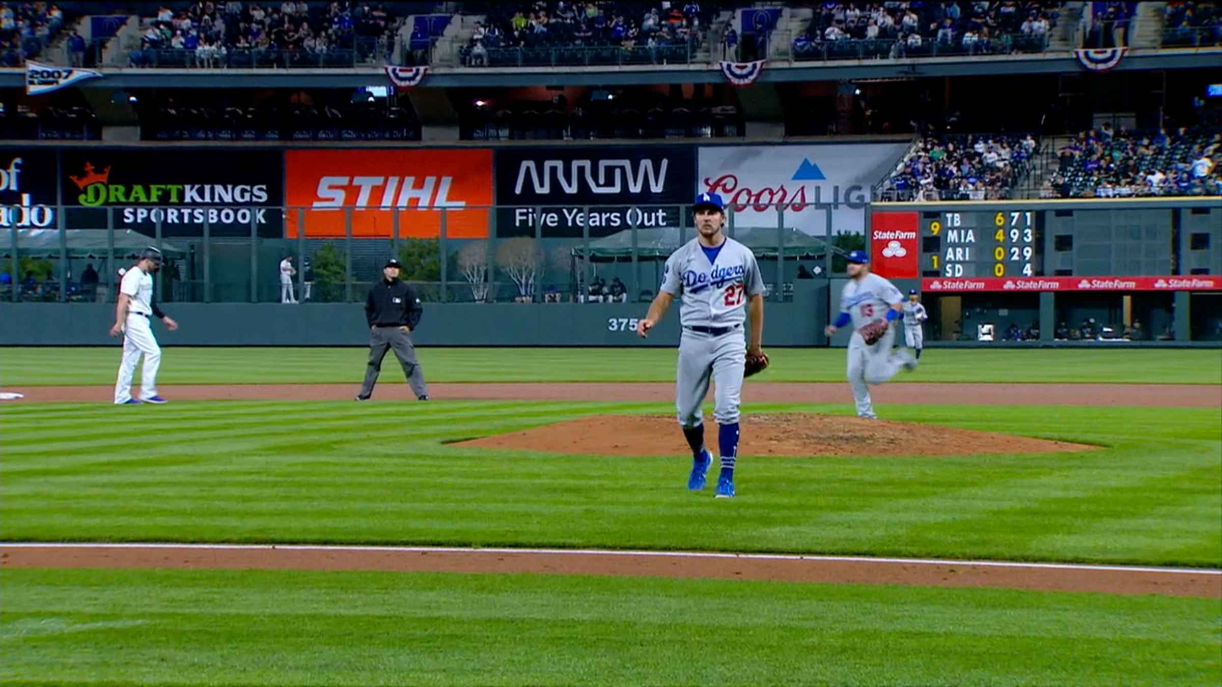 Trevor Bauer doesn't endear himself to Giants fans after strikeout