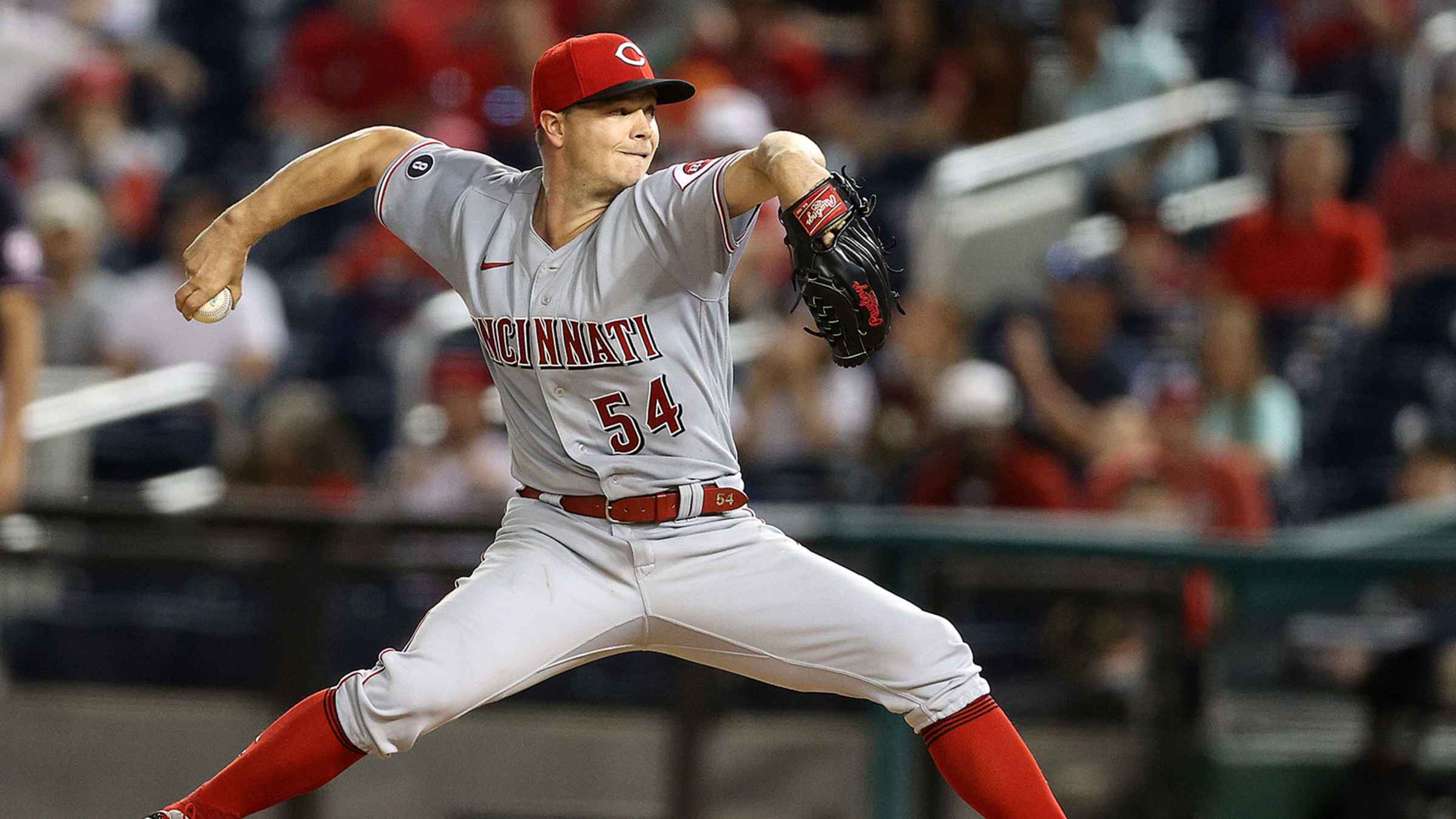 Sonny Gray earns win, Reds beat Royals