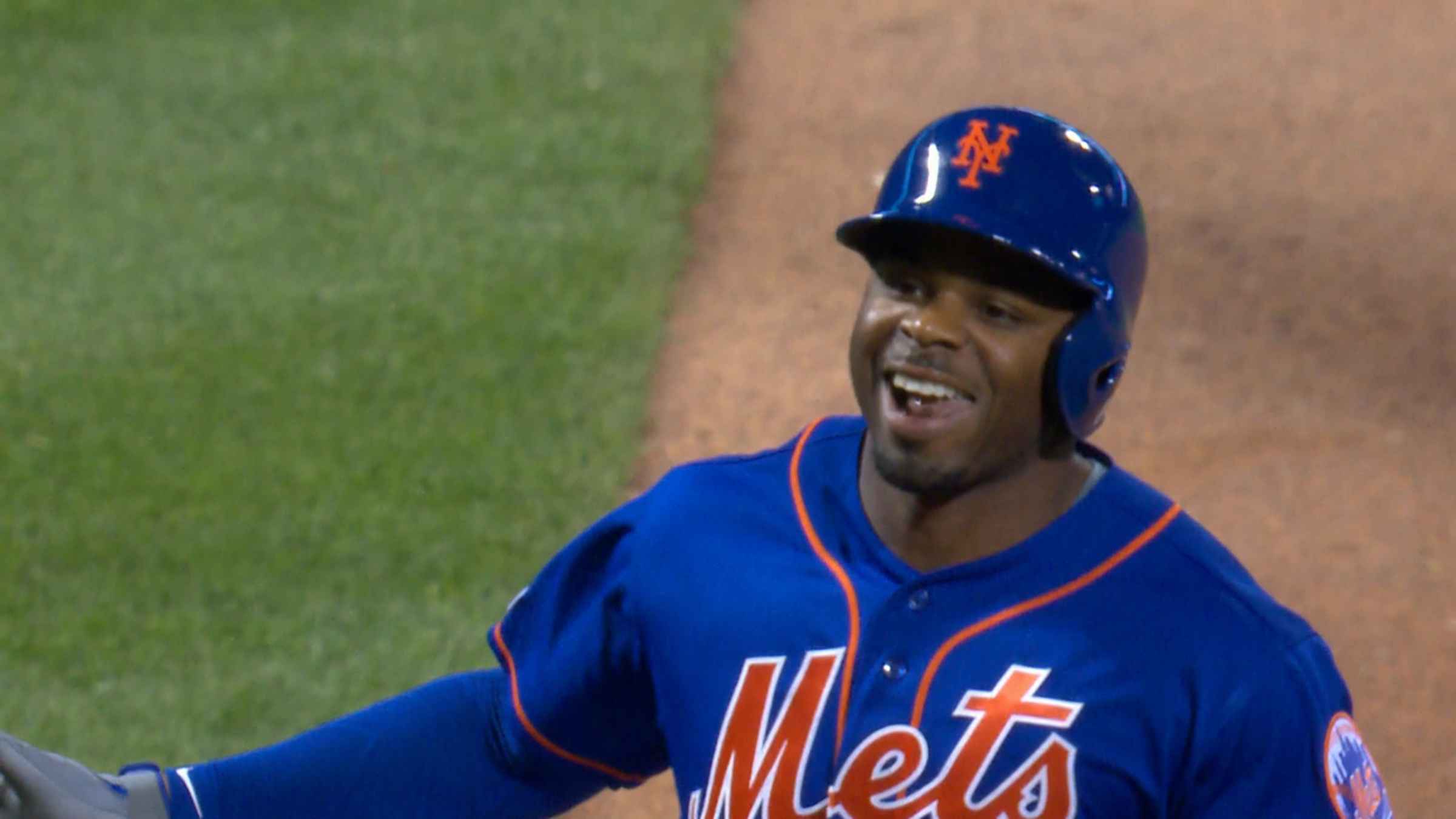 Rajai Davis' weird trip to NY Mets, Citi Field ends with a home run