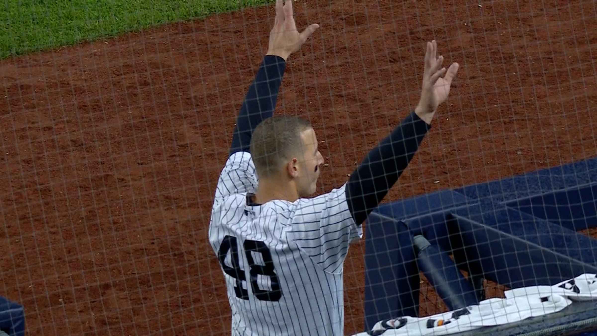 WATCH: Anthony Rizzo crushes 421-foot homer, makes Yankees history