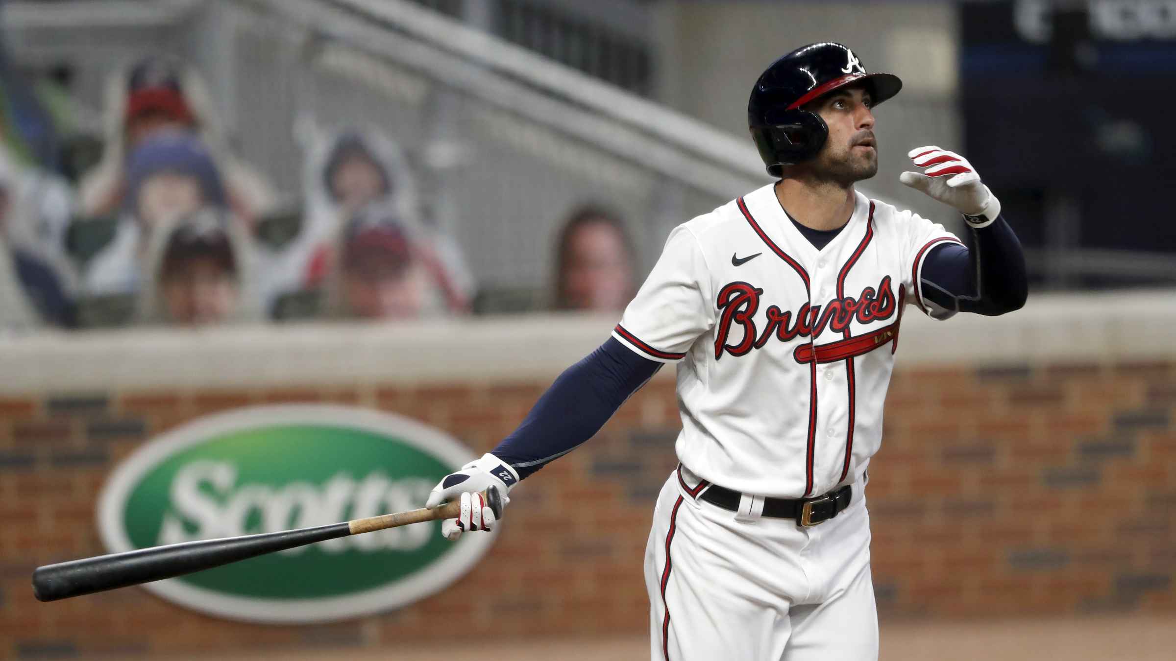 Nick Markakis was at the stadium yesterday hanging out with the team :  r/Braves